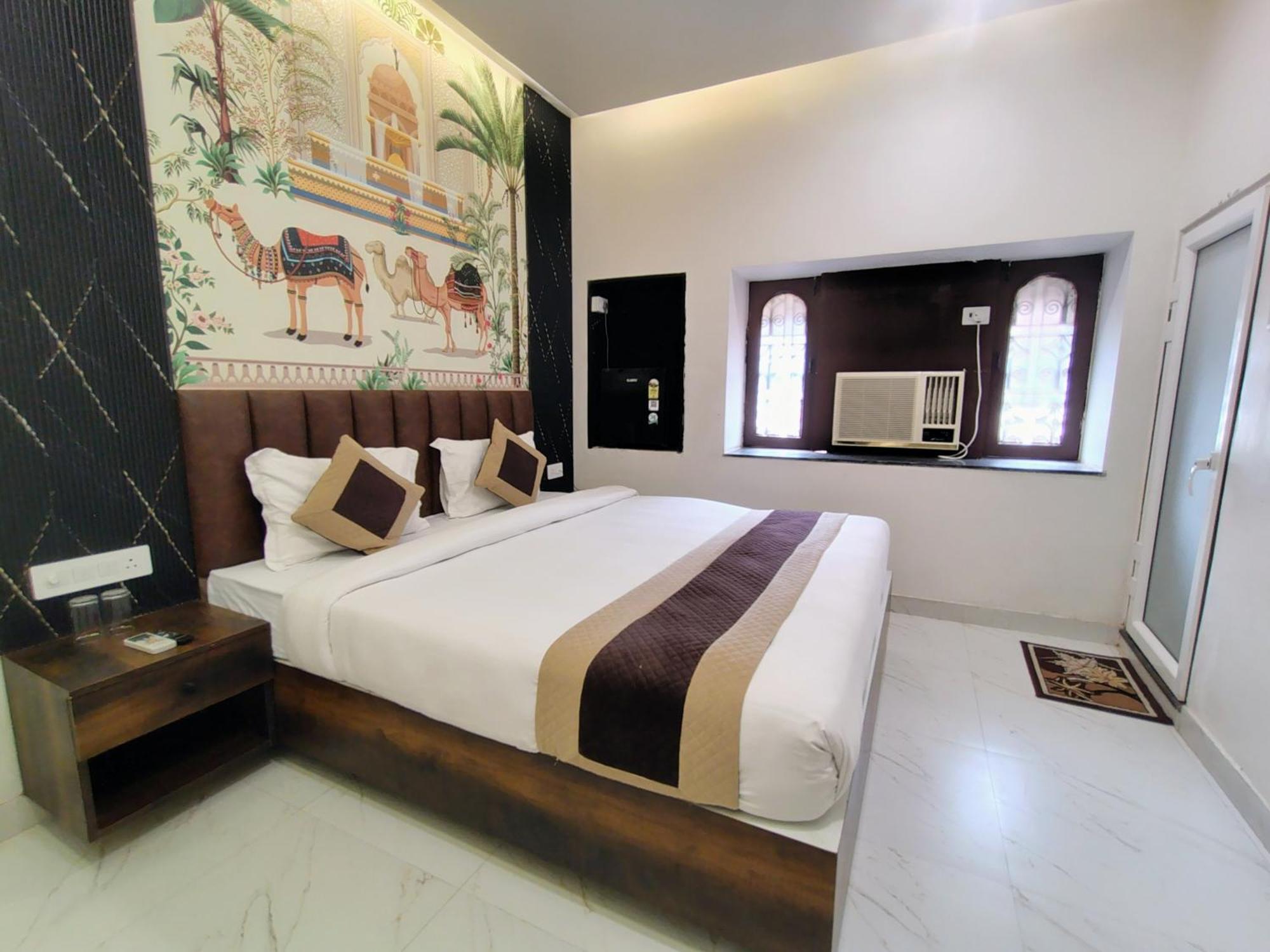 Hotel Mrk Varanasi Esterno foto