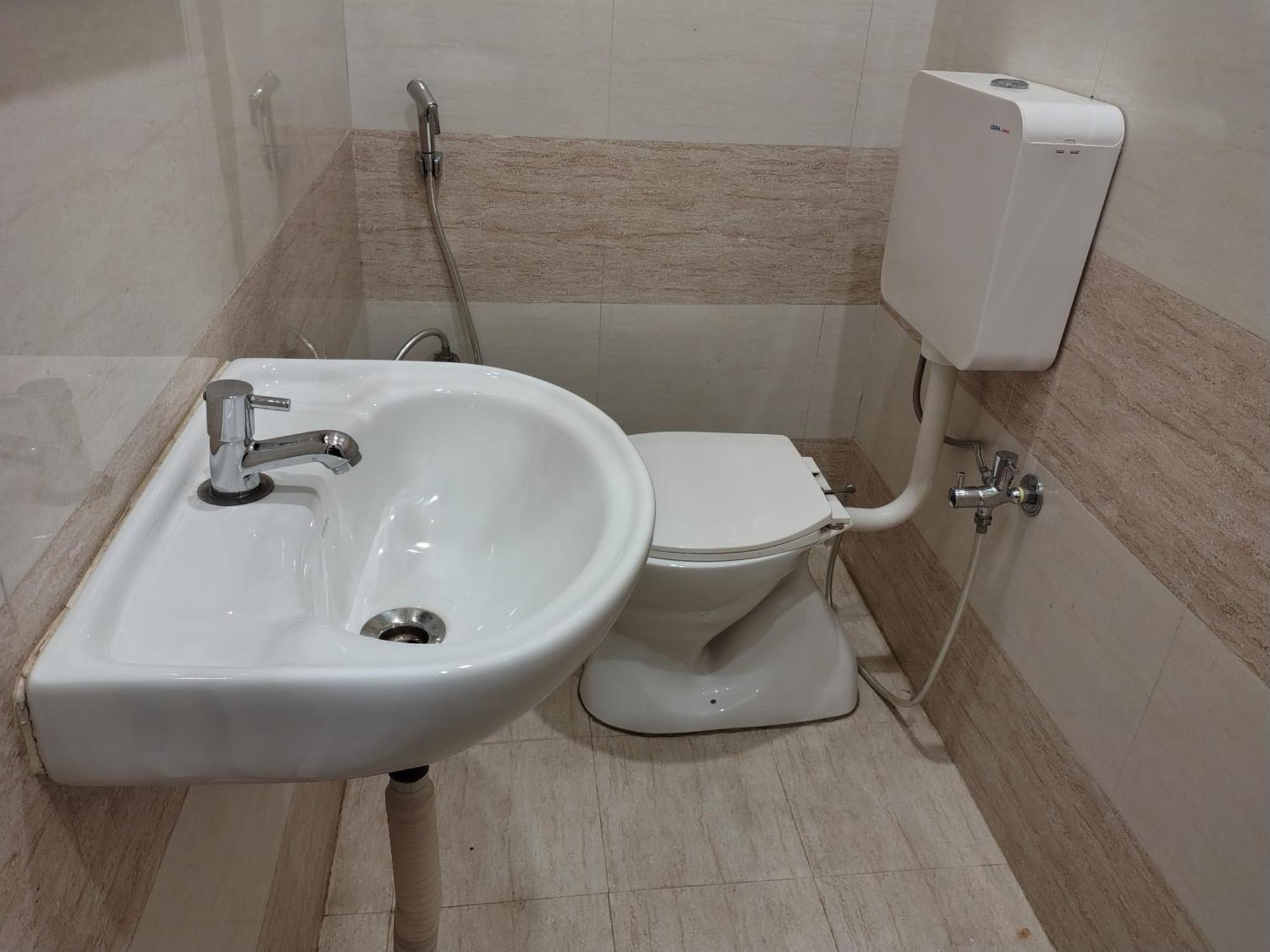 Hotel Mrk Varanasi Esterno foto