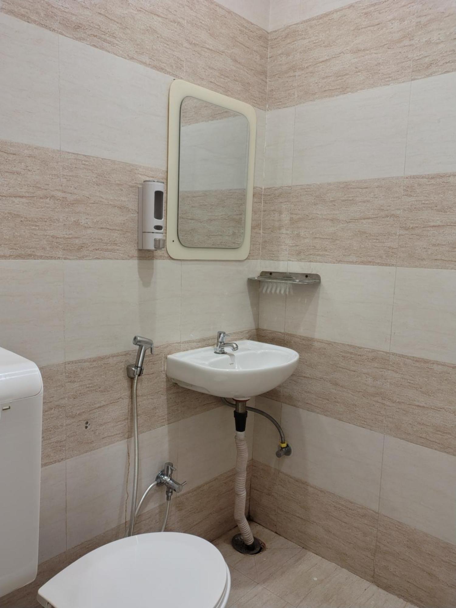 Hotel Mrk Varanasi Esterno foto