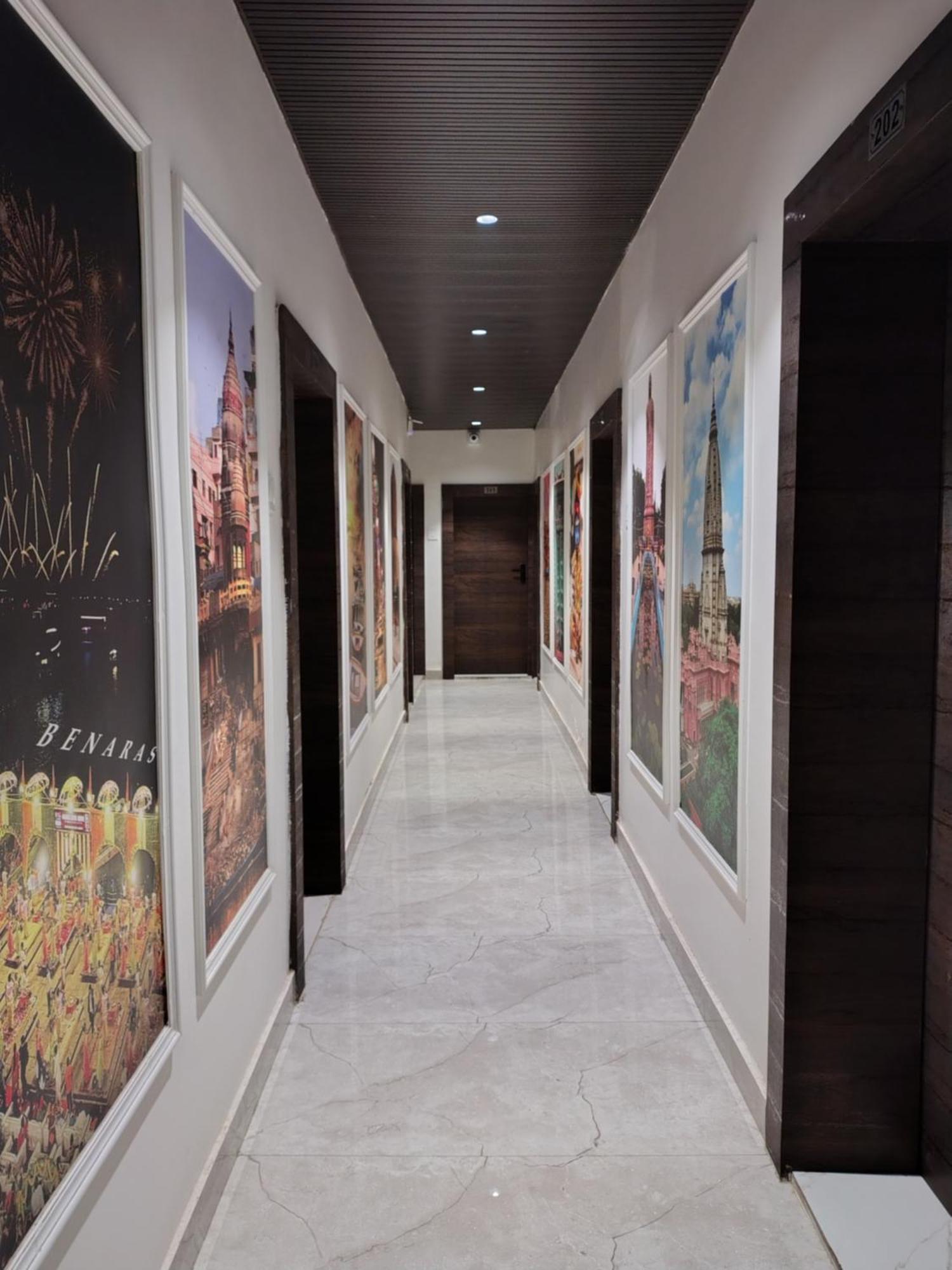 Hotel Mrk Varanasi Esterno foto
